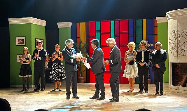 Uygur Kardeşler "Süt Kardeşler" ile Ardahan'da unutulmaz bir tiyatro gecesi yaşattı