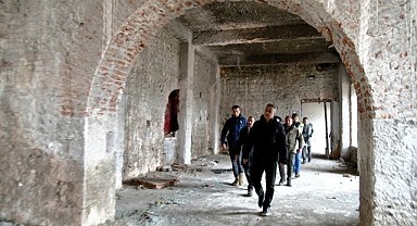 Vali Çiçek, millet bahçesinde yapılan restorasyon çalışmalarını denetledi