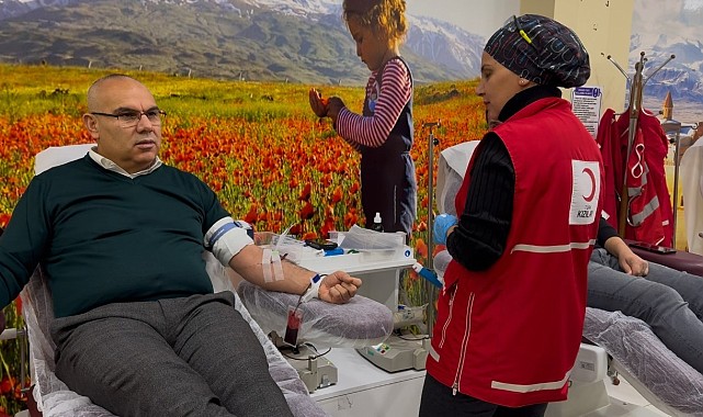 Ağrı'da "Birbirimize Candan Bağlıyız" sloganıyla kan bağışı kampanyası düzenlendi