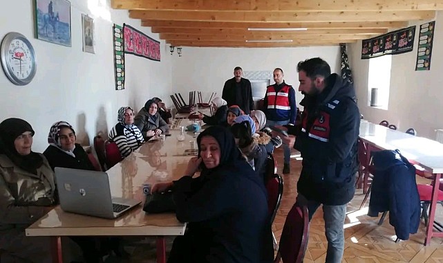 Akyaka'da "En İyi Narkotik Polisi Anne" Projesi annelere anlatıldı