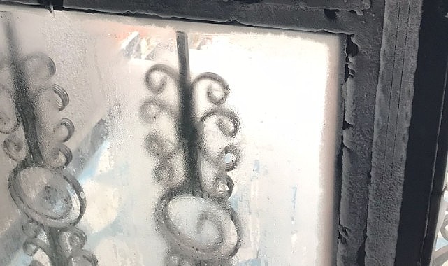 Soğuk hava nedeniyle kapı kilitleri dondu