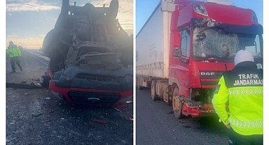 Ardahan'da Trafik Kazası: 1'i ağır 3 yaralı