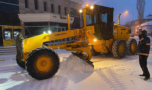 Ardahan'da yoğun kar ve tipiden bazı kara yolları ulaşıma kapatıldı