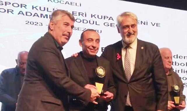 Ardahanlı spor direktörü Halim Ceyran, Kocaeli’nde ödül aldı