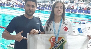 Ardahanlı yüzücü Türkiye şampiyonu oldu