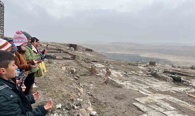 Arpaçaylı öğrenciler UNESCO Dünya Mirası Ani'yi gezdi