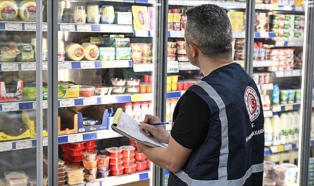 Asgari ücrete yapılan zam sonrası marketler etiket değiştirmeye başladı