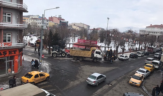 Belediye yılbaşına özel çalışıyor