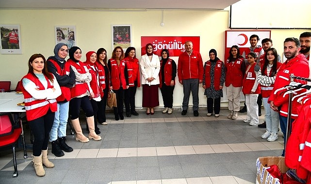 Berna Çiçek, Kızılay Gönüllüler Günü'nde Ardahan Kızılay Şubesini ziyaret etti