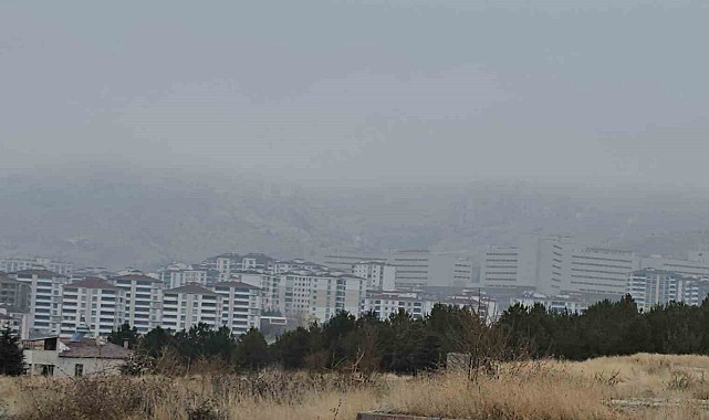 Elazığ'da yüksek kesimlerde sis etkili oldu