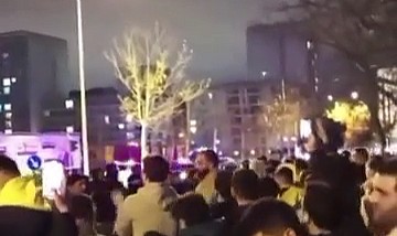 Fenerbahçe taraftarları tesisi bastı