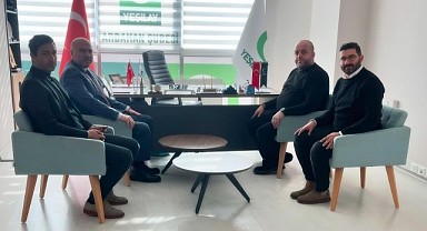 Genel Sekreter Emin, Yeşilay'ı ziyaret etti