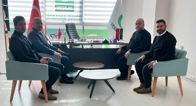 Genel Sekreter Emin, Yeşilay'ı ziyaret etti