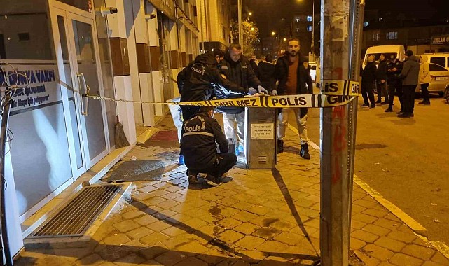 Iğdır'da AK Parti il binasına molotoflu saldırı