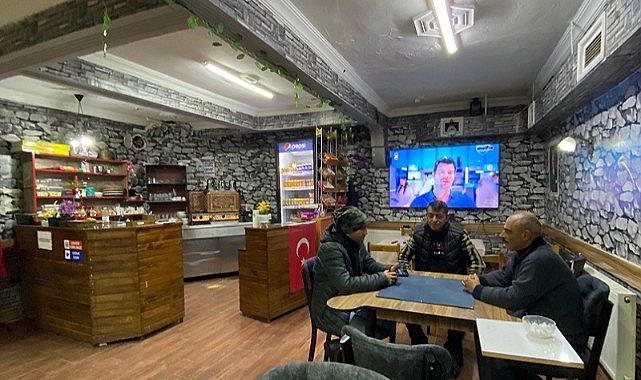"Kardeşler Kafe" gençlerin ilgisini çekti