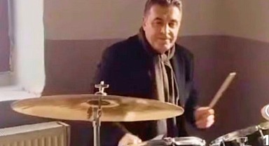 Kentin trafiğini içinden çıkılmaz hale sokan Başkan Demir, baterideki hünerini gösterdi!