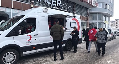 Kızılay’dan soğuk havada sıcak ikram