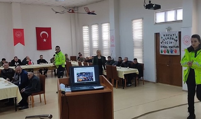 Polisten, özel bireylere trafik eğitimi
