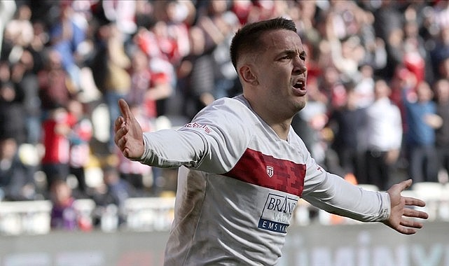 Rey Manaj, Barış Alper Yılmaz'dan özür diledi