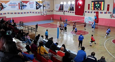 Aşkale Voleybol Takımı Ardahan'ı 3-0 geçti
