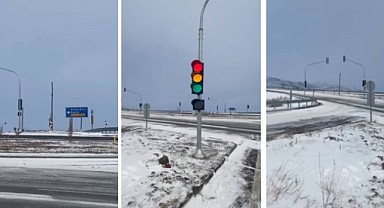 Trafik ışıkları Çıldır’da kazalara davetiye çıkarıyor!