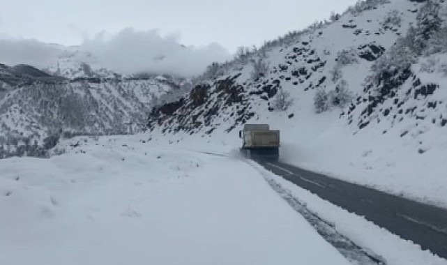 Tunceli'de kar yağışı etkisini sürdürüyor