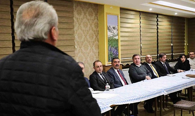 Vali Aydoğdu, Çağlayan Beldesinde muhtarları dinledi