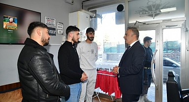 Vali Çiçek, esnaf ve vatandaşla bir arada