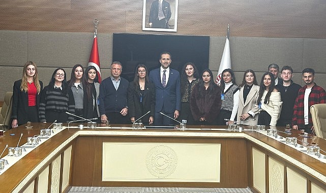 Vekil İncesu, öğrencileri Meclis'te ağırladı