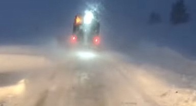 Yoğun kar ve tipi hayatı felç etti