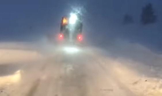 Yoğun kar ve tipi hayatı felç etti