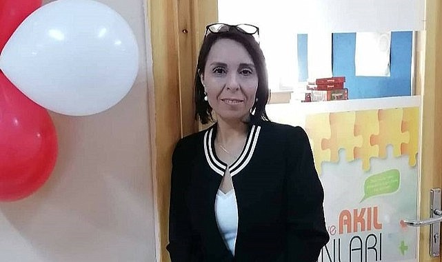 Ardahanlı Şair Eminoğlu, yeni yayınladığı şiir kitabının geliriyle kız çocuklarına burs verecek