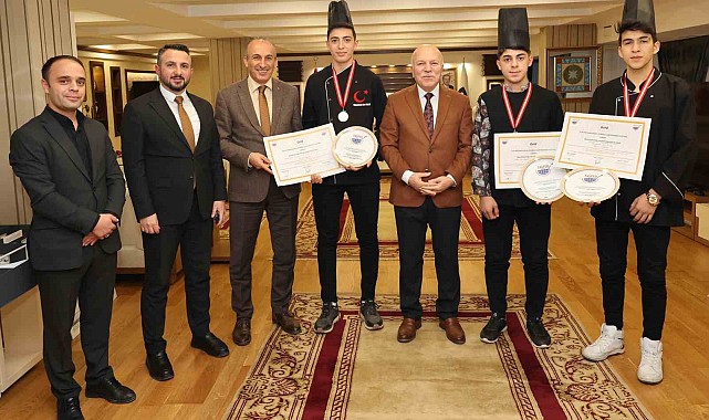 Büyükşehir'in genç şefleri Türkiye şampiyonu oldu