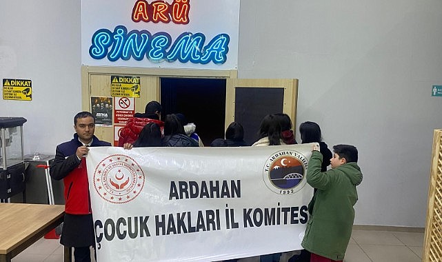 Çocuklar sinemada "Şampiyonlar"ı izledi