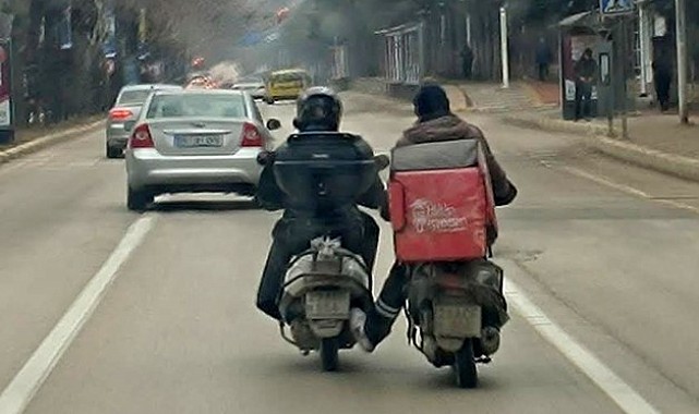 Elazığ'da motokuryenin tehlikeli yolculuğu