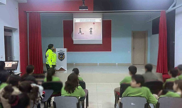 Emniyetten çocuklara güvenlik eğitimi