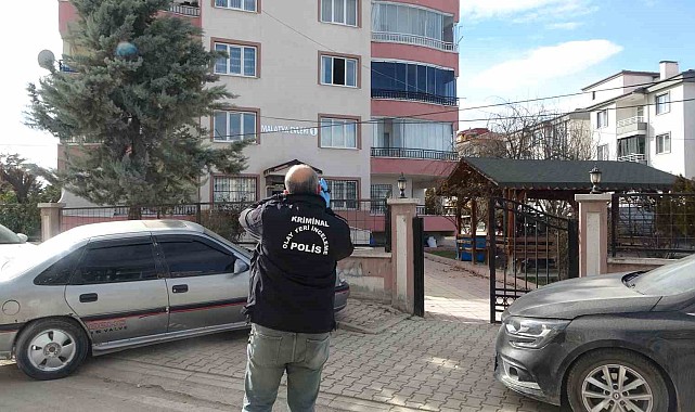 Evinde kanlar içerisinde bulunan şahıs hastaneye kaldırıldı