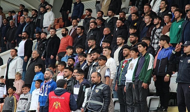 Haydi Ardahan tribündeki yerini al