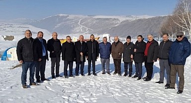 İl Genel Meclis Üyeleri Balıkçılar köyündeki taş ocağında incelemelerde bulundu