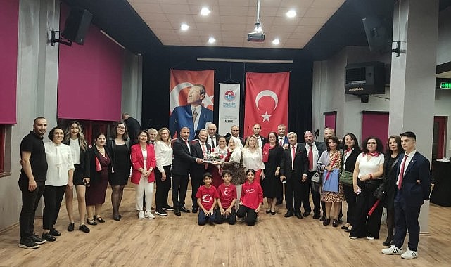 Maltepe Ardahanlılar Derneği’nden Kura Kadın Futbol Takımına maddi destek