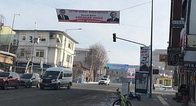 Özgür Özel ziyaretinin ardından Ardahan’da afişler kaldı