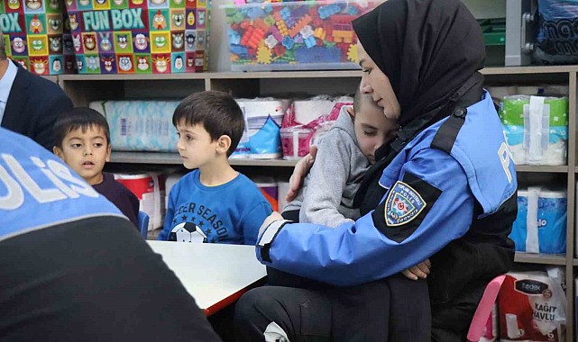 Polis 4 bin 871 öğrenciye ulaştı