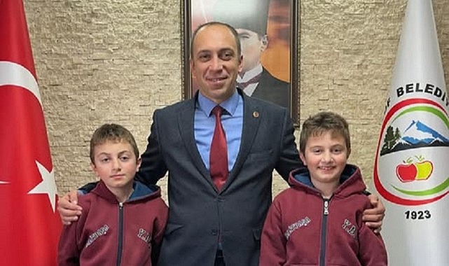 Posof Belediye Başkanı Demirci, öğrencilerin taleplerini dinledi