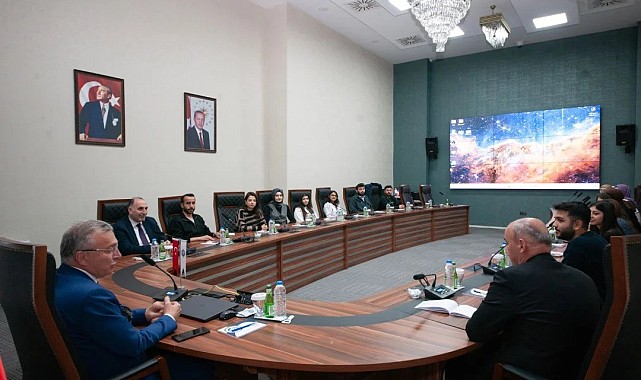 Rektör Levent öğrenci temsilcileri ile bir araya geldi