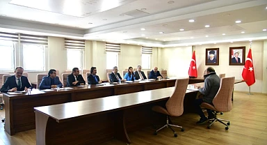 Vali Çiçek, vatandaşları dinledi