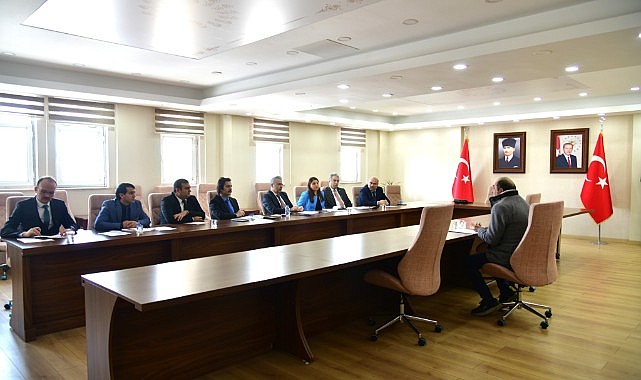 Vali Çiçek, vatandaşları dinledi