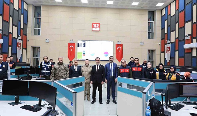 Vali Karakaya yılbaşında mesai yapan ekipleri ziyaret etti