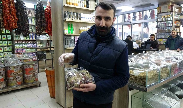 Van'da soğuk hava aktarlara ilgiyi artırdı