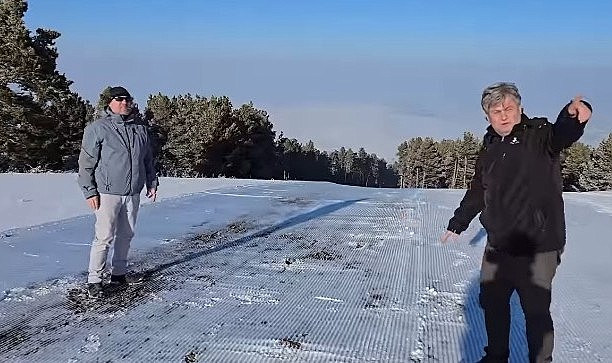 Yalnızçam Kayak Merkezi’nde kar ezme çalışmaları devam ediyor