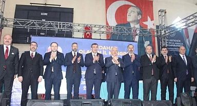 Ak Parti İl Kongresi miting havasında yapıldı